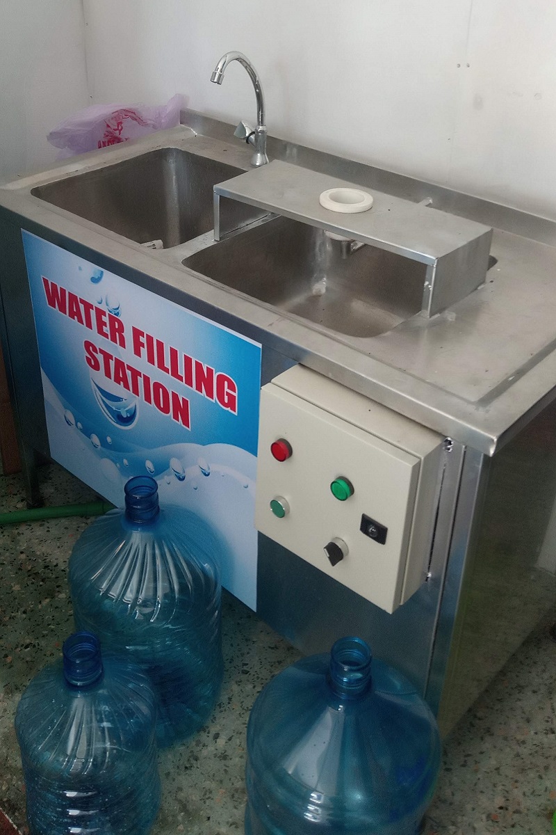 Water filling sink